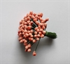 Lille bundt med små dekorations bær på tråd. De enkelte bær måler ca. 5  mm. 